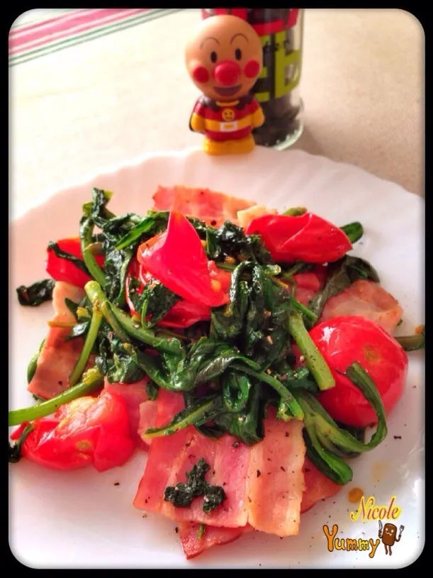 Zesty Sautéed Crown Daisy with Bacon and Burst Cherry Tomatoes.|Nicoleさん