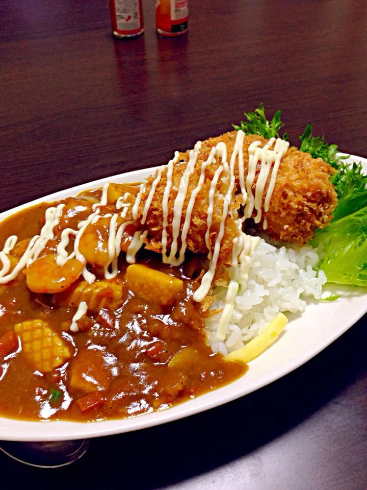 野菜もたっぷり煮込んだシーフードカレー❤エビクリコロッケ( *´艸｀)|さおりさん