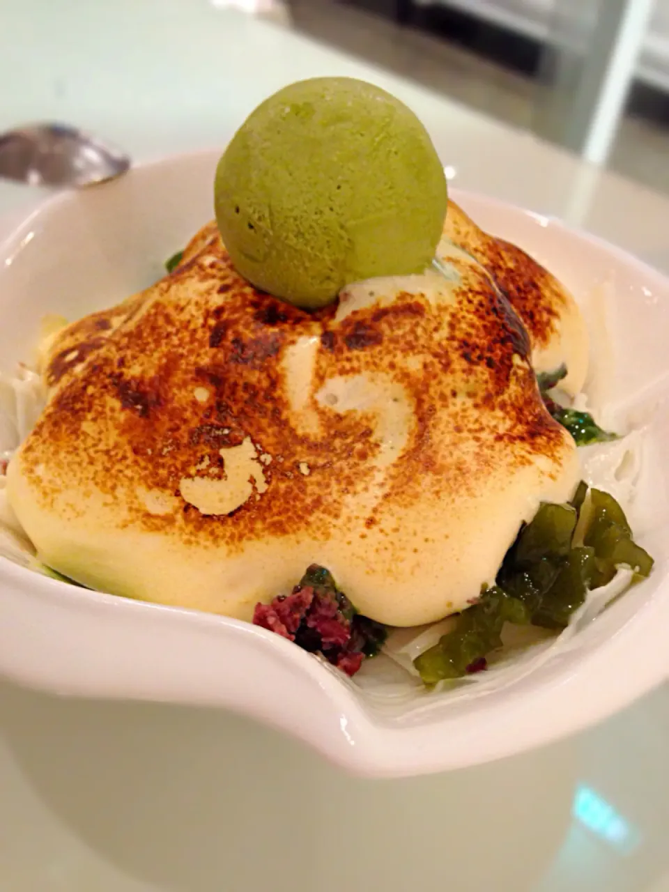 Snapdishの料理写真:Green Tea Icecream with Vanilla Mousse & Vanilla Shaved Ice|willklhさん