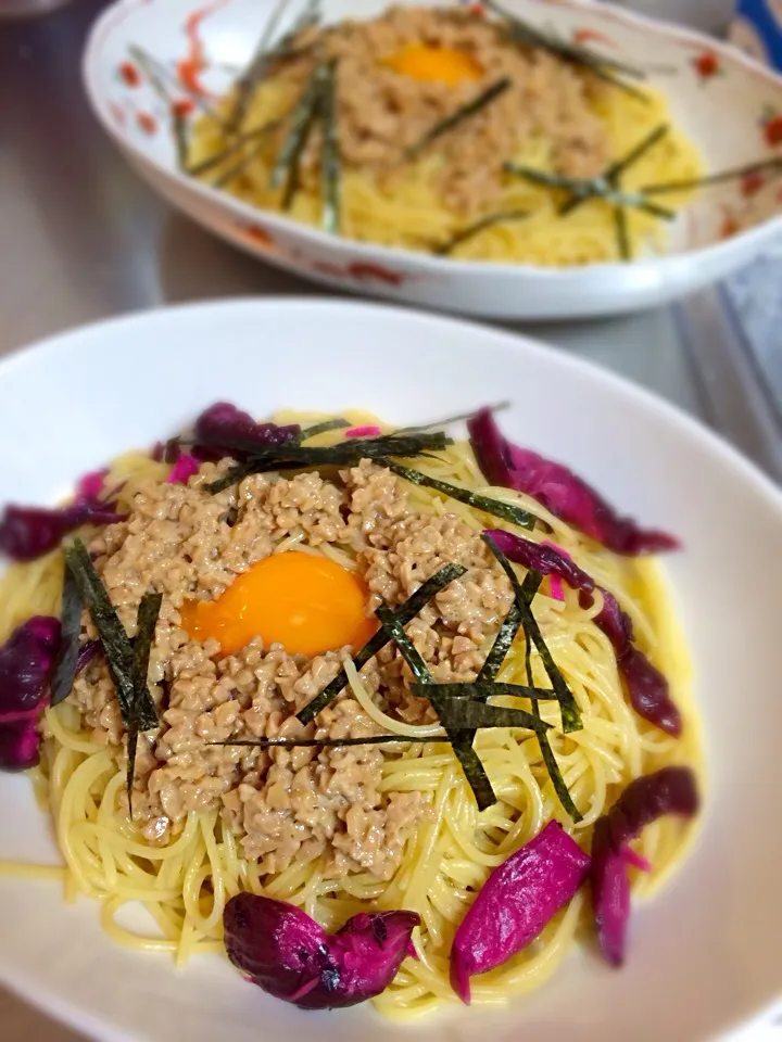 Snapdishの料理写真:納豆パスタ しば漬け乗せ|まさひろさん