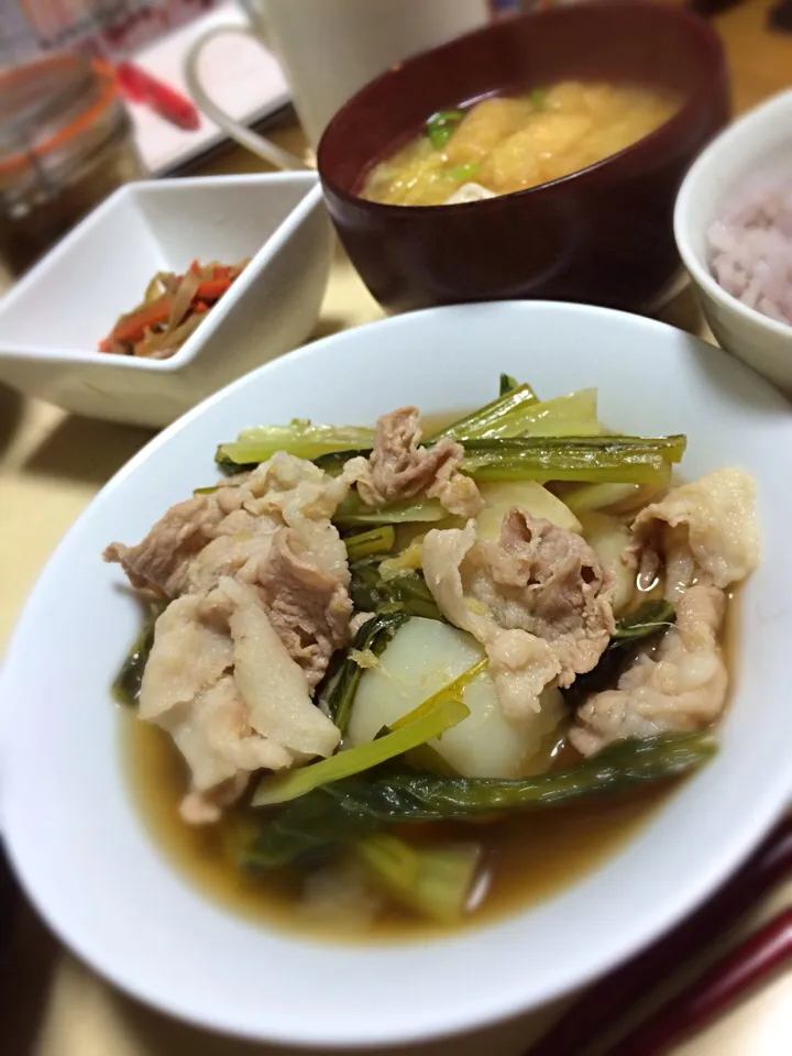 かぶと豚肉の煮浸し、白菜と油揚げの味噌汁、きんぴらゴボウ、十五穀米|はしもさん