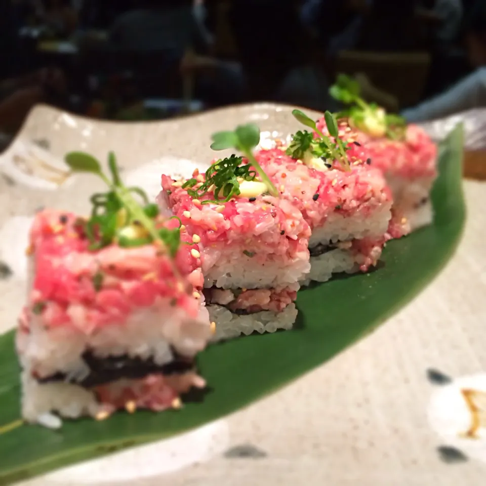 Snapdishの料理写真:熊本生和牛壽司 Kumamoto black wagyu beef tartare sushi|Mak Toniさん