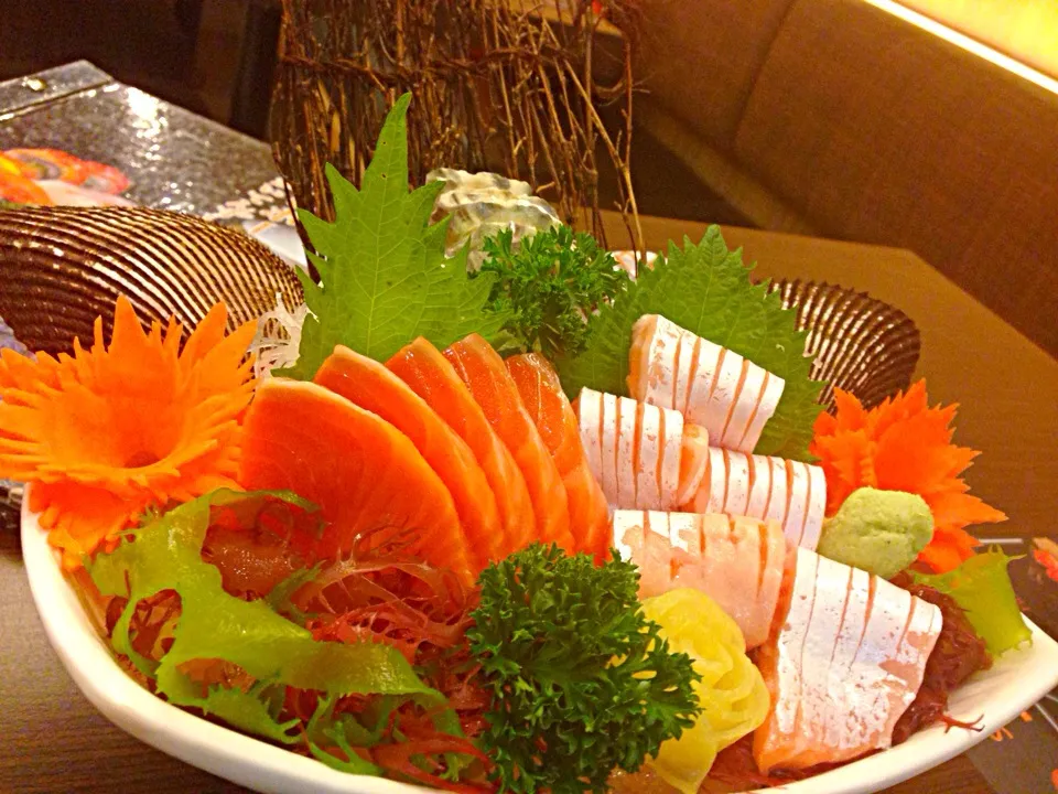 Salmon sashimi 😻|chayapimさん