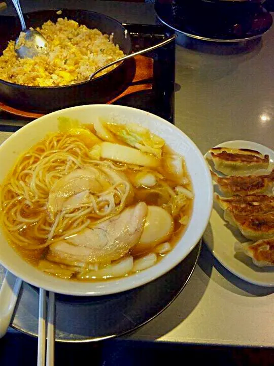 Okinawa Ramen.. ^^ good for hangover.. lol.. ;)|Ayel Santellaさん