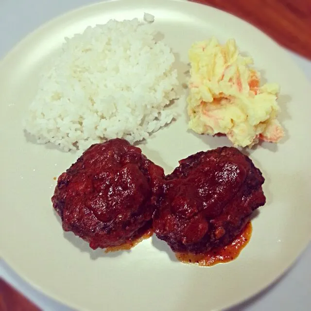 plate dish: hamburger & potato sald|korinoさん