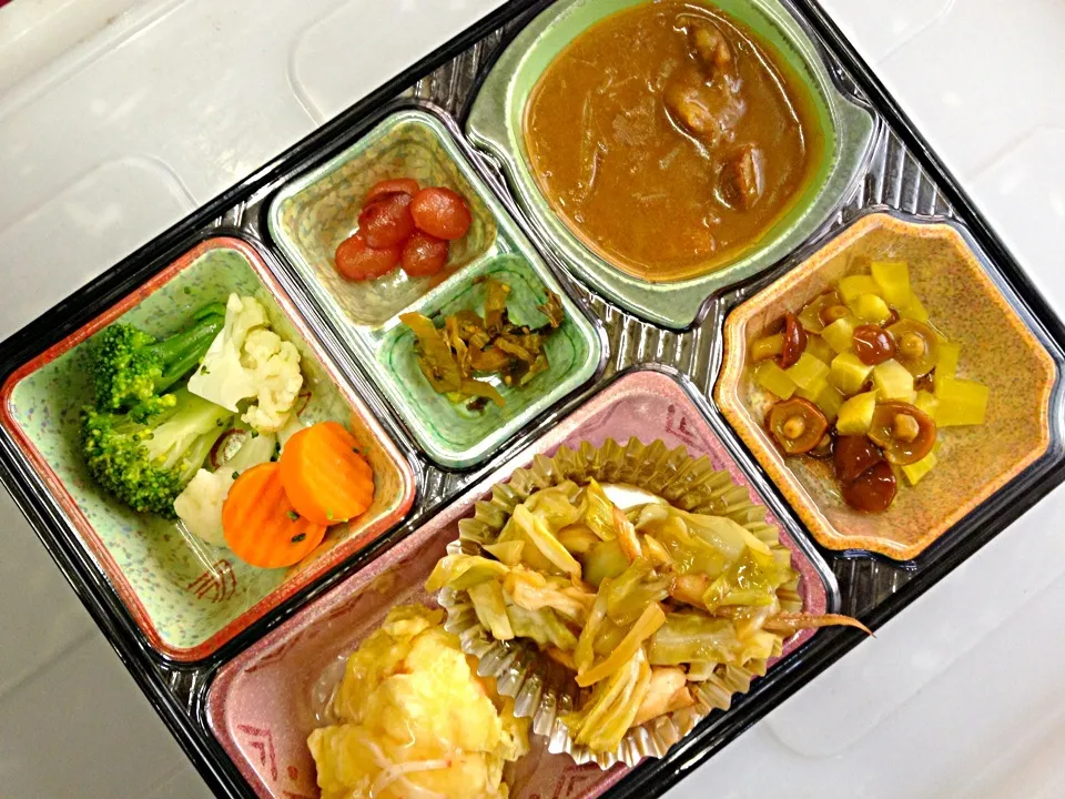 コ日替り弁当 ラーゲンたっぷり牛すじ入りカレー|kurita820さん