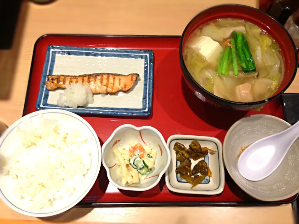 Snapdishの料理写真:浪花ろばた ちゃんこ定食|ゆさん