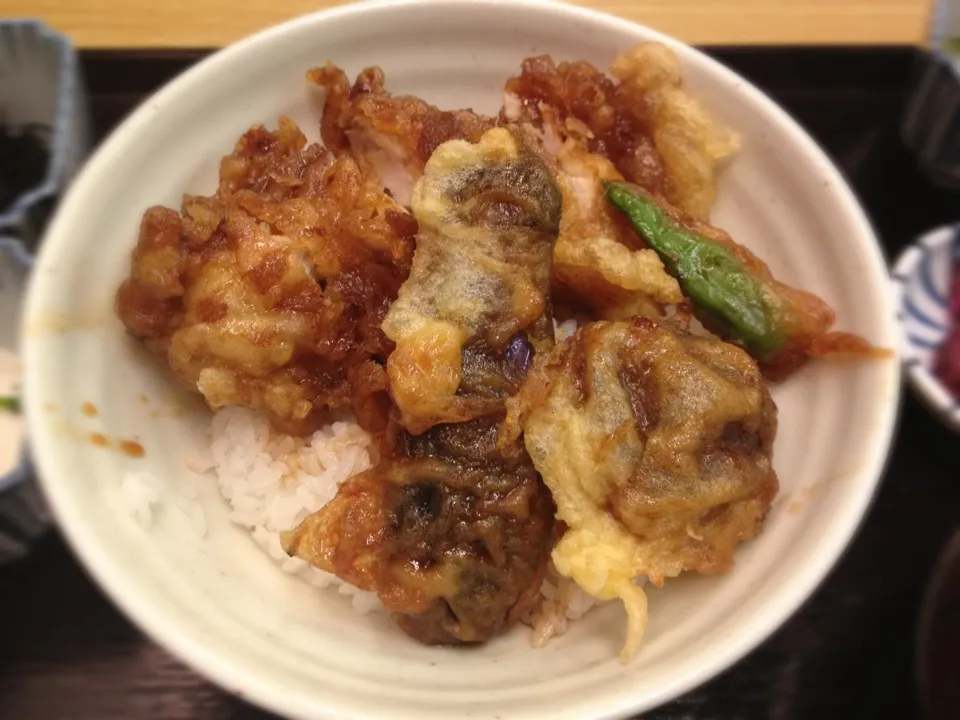 サクサク・ジューシーな鶏天丼（ランチ）☆|sanfanさん