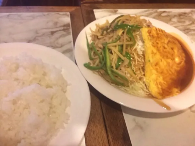 【日替ランチ】豚肉・ピーマン・たけのこ細切り炒めとカニ玉を頂きました。|momongatomoさん