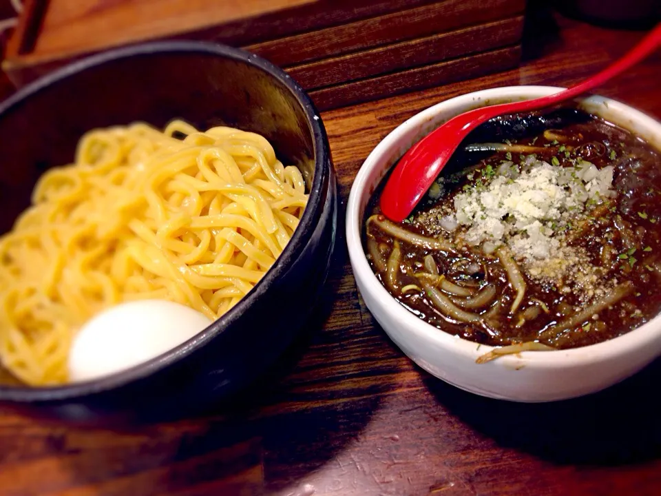 辛味噌トマトいかすみつけ麺|ゆないちごさん