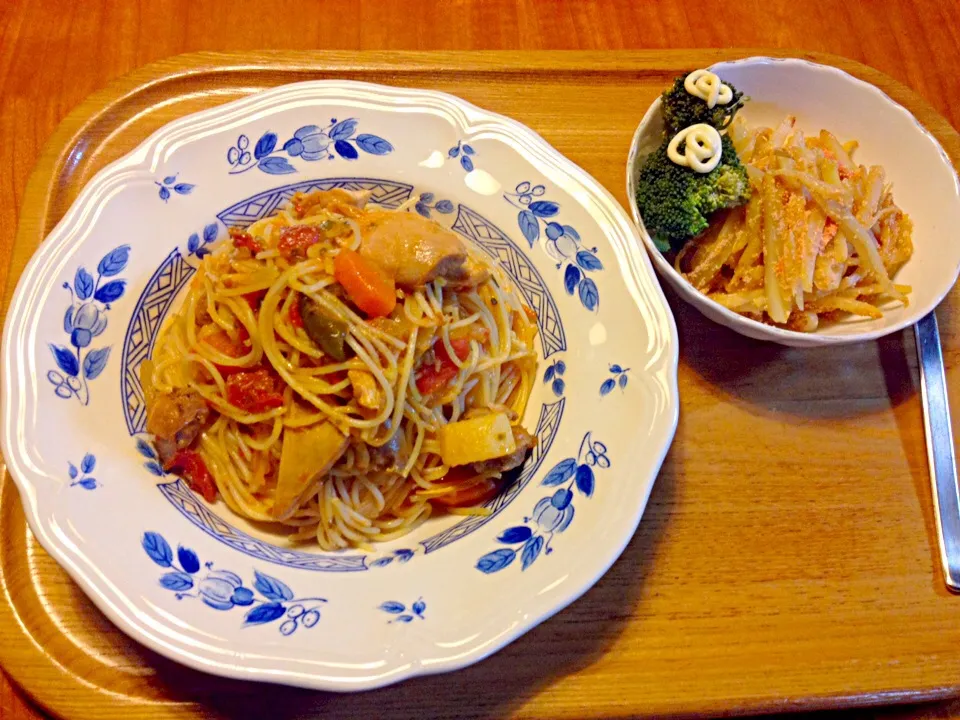 鶏肉と野菜のトマトソースパスタ、タラしゃがサラダ|ゆう子さん