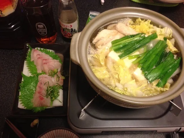 Snapdishの料理写真:鶏胸肉の豆腐鍋、鰤のお刺身！ʕ̡̢̡*ϾεϿ*ʔ̢̡̢✨|サソリさん