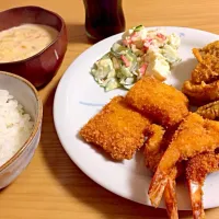 Snapdishの料理写真:フライ定食|がぁさん