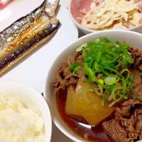 牛肉と大根の煮物♡秋刀魚の開き♡蓮根サラダ|あきこさん