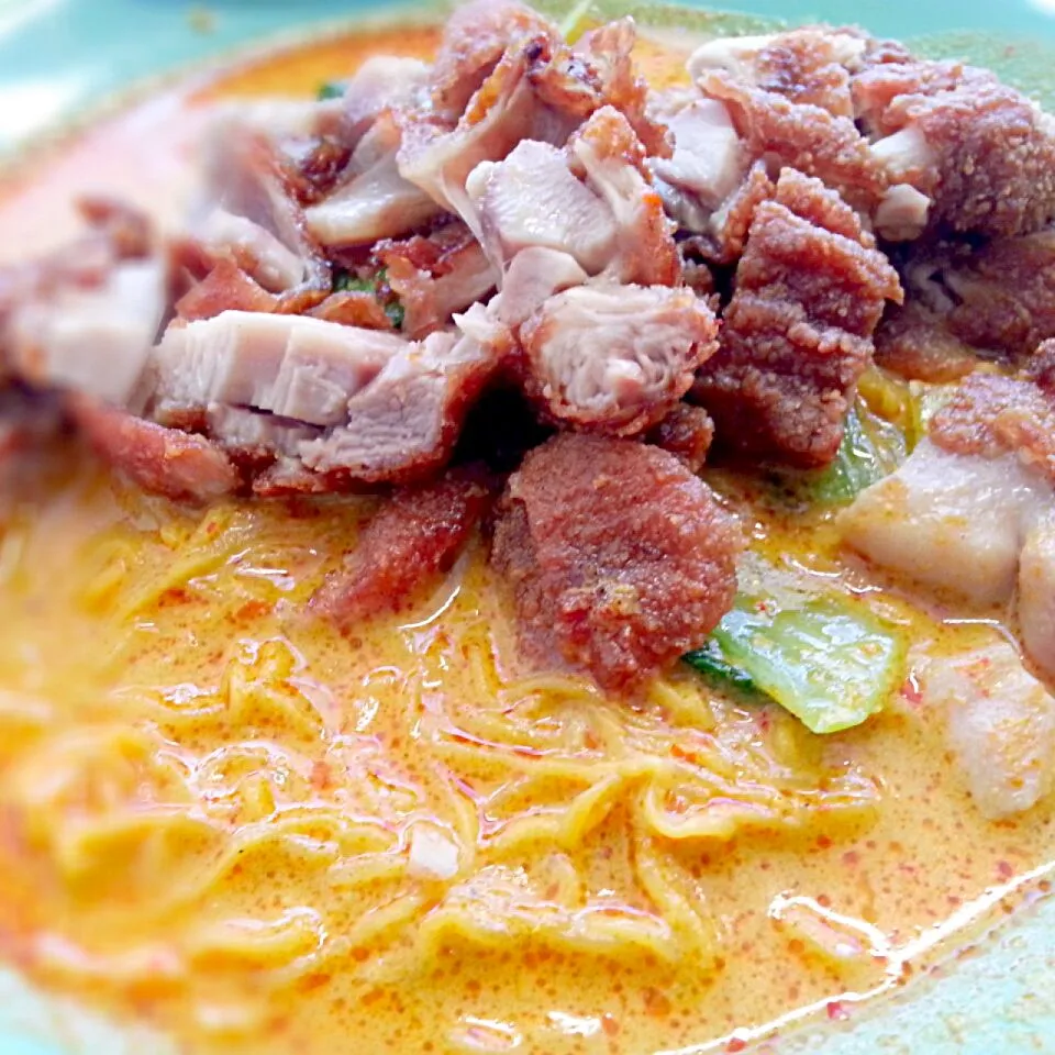 chicken chop curry noodles|Ian Kohさん