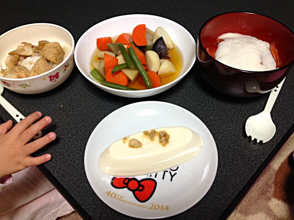 マグロとろろ丼•煮魚丼(娘)•煮物•豆腐|うるしちかさん