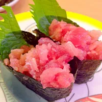 Snapdishの料理写真:Maguro Roll|Erika Iijimaさん