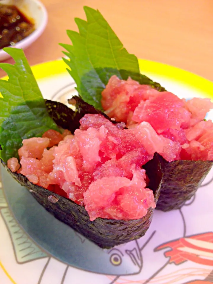 Snapdishの料理写真:Maguro Roll|Erika Iijimaさん