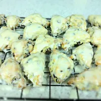 Snapdishの料理写真:Chocolate chip scones|jennさん