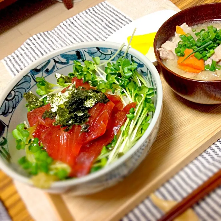 鉄火丼と豚汁のズボラごはん|はっしーさん