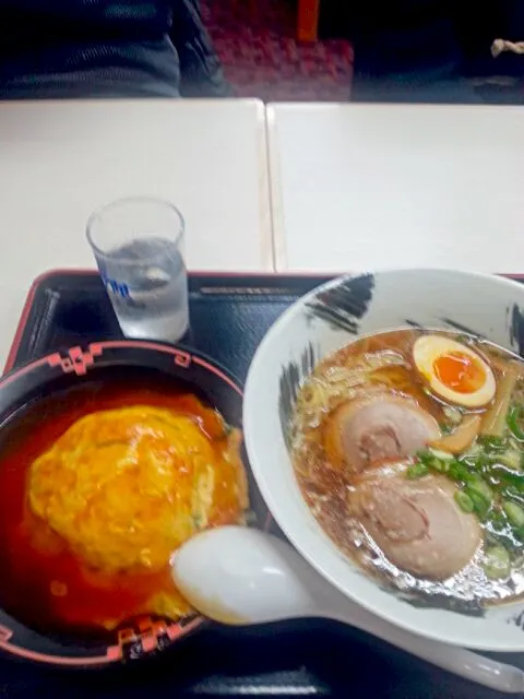 ラーメンとハーフ天津飯セット|まーぶるさん