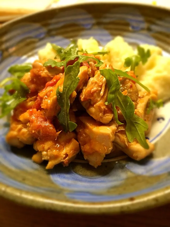 Snapdishの料理写真:Organic chicken with tomatoe sauce and mashed potatoes|kayoさん