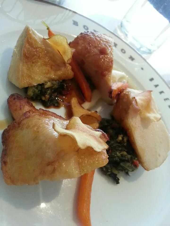 roasted chicken, braised kale, cauliflower puree|Austin McKennaさん