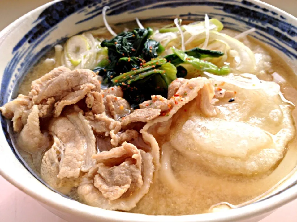 今日の社食は葱味噌力うどん。340円。|ルーア・ブランカさん