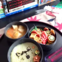 この子はだ~れだ？❤︎本日も自宅でマイ弁当（笑）12/9