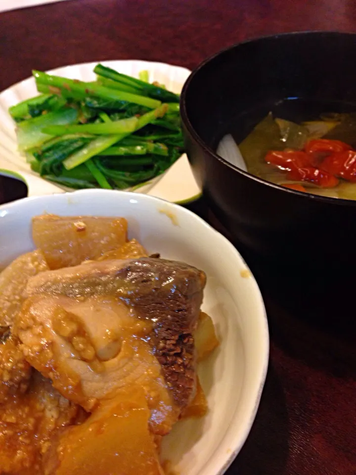 ブリ大根みそ仕立て カブの葉のおひたし トマトとネギのお吸い物|香山ありすさん