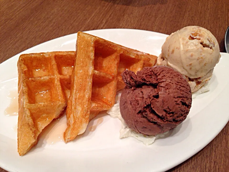 Haagen Daz waffles + ice-cream|hurul | 후룰さん