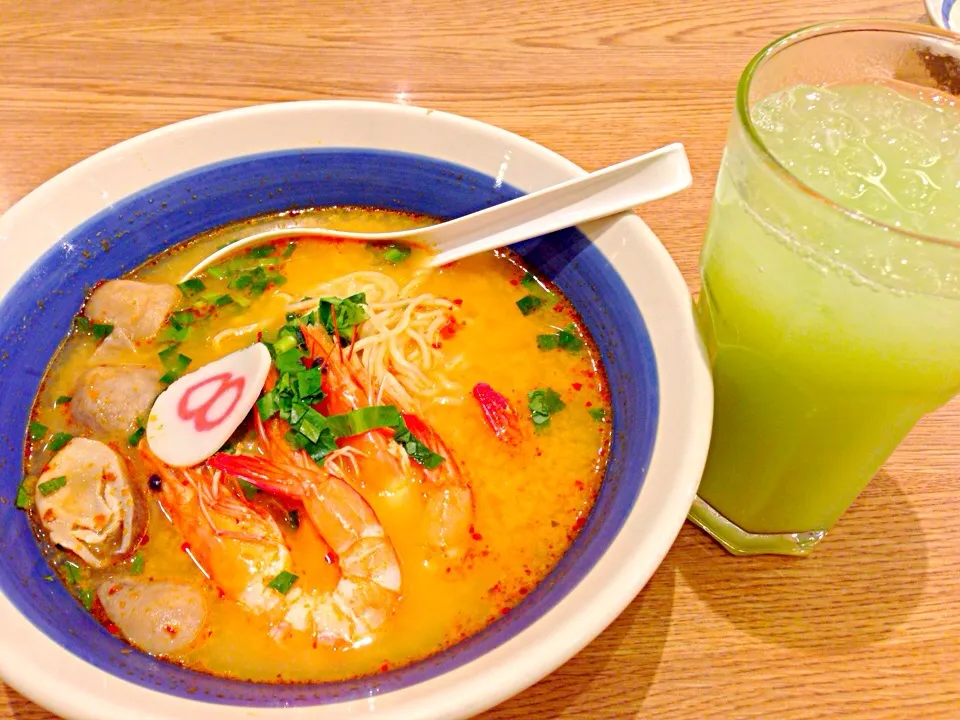 トムヤムクンラーメン|肉大好きさん