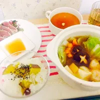 Snapdishの料理写真:寄せ鍋 さつまいもご飯 あんかけ茶碗蒸し 鰹のたたき|きろくさん