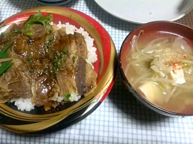 炭火焼きカルビ丼　エコス|sakumaさん