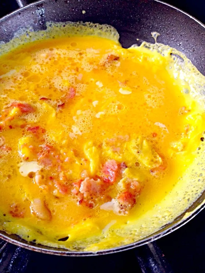 Scrambled eggs with bacon|Ana Isabel Diaz Valladaresさん