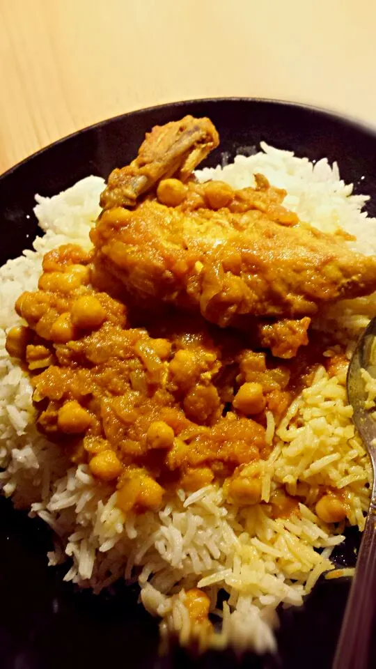 Chicken, Chick peas and basmati rice.|fardowsa Yusufさん