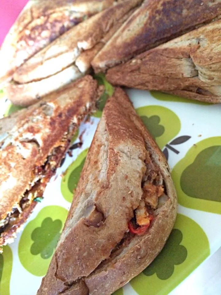 Sardine toastie tarted up with lime juice chilli padi and fresh coriander|Ong Sor Fernさん