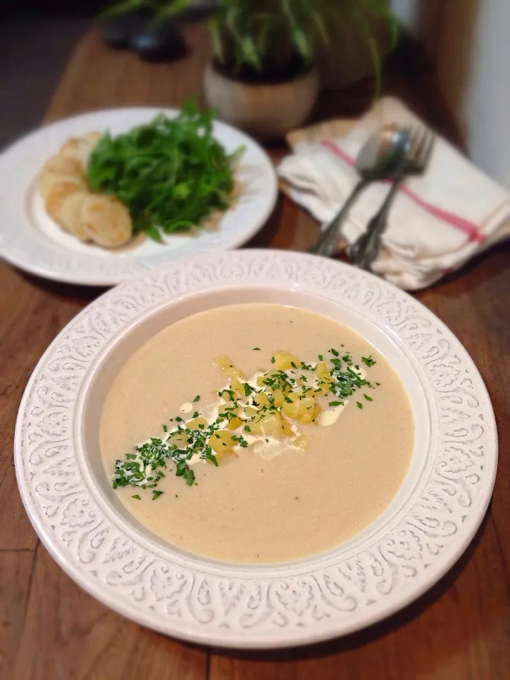 Snapdishの料理写真:Celery root and apple soup|rick chanさん