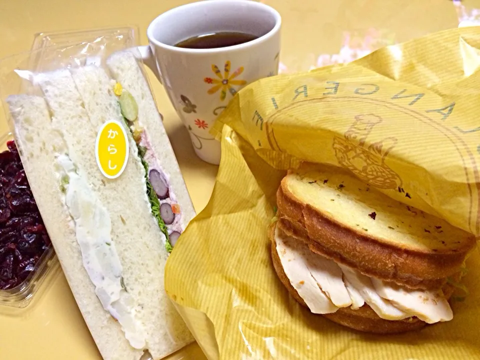 蒸し鶏とささがきゴボウのサンドウイッチ|リコさん