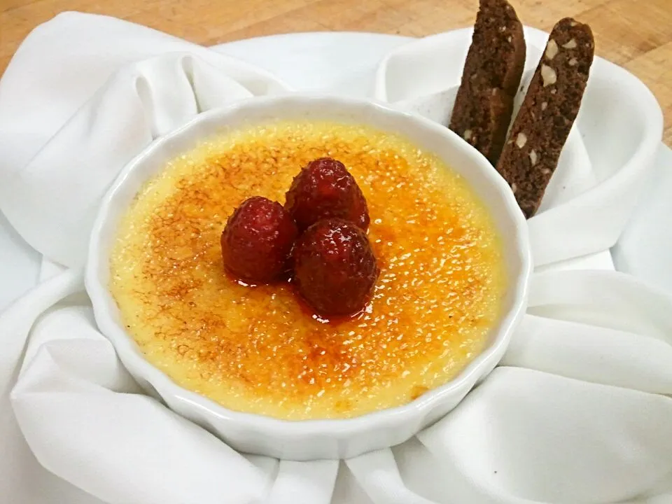 Snapdishの料理写真:creme brulee|Chef On Qさん