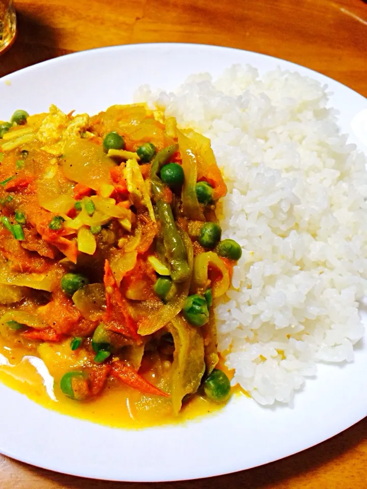 Tomato curry with some green-peas and fried Tofu|anjana shresthaさん