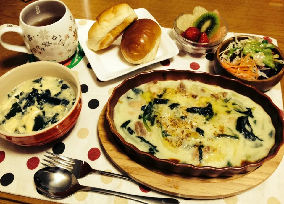 Snapdishの料理写真:鶏肉とほうれん草のグラタンメインの晩ご飯|miyamegu**さん