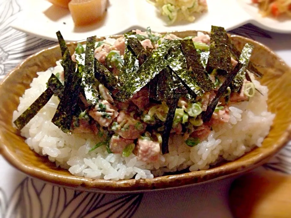 Snapdishの料理写真:スパムでネギトロ丼|Rinaさん