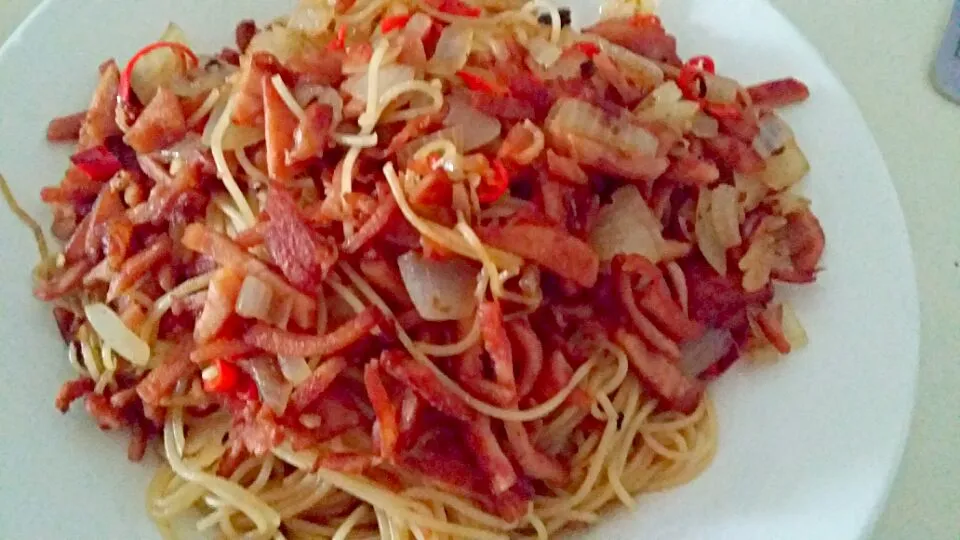 Snapdishの料理写真:Luncheon meat aglio olio|Cheryl Zengさん