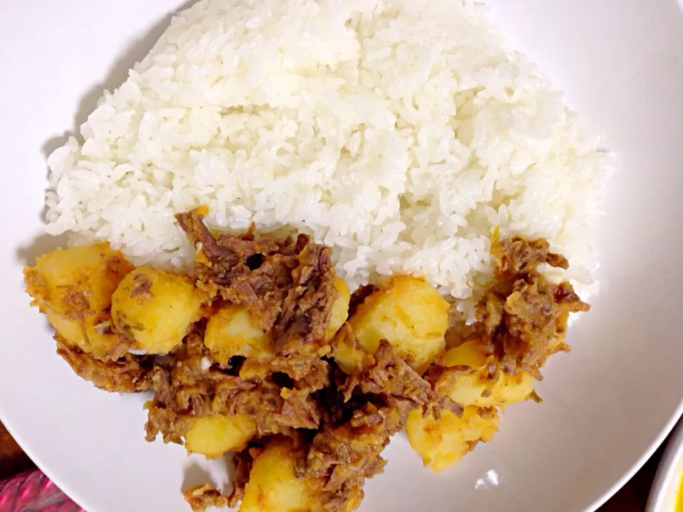 Carne deshilachada  con papas y guiso|luz nellyさん