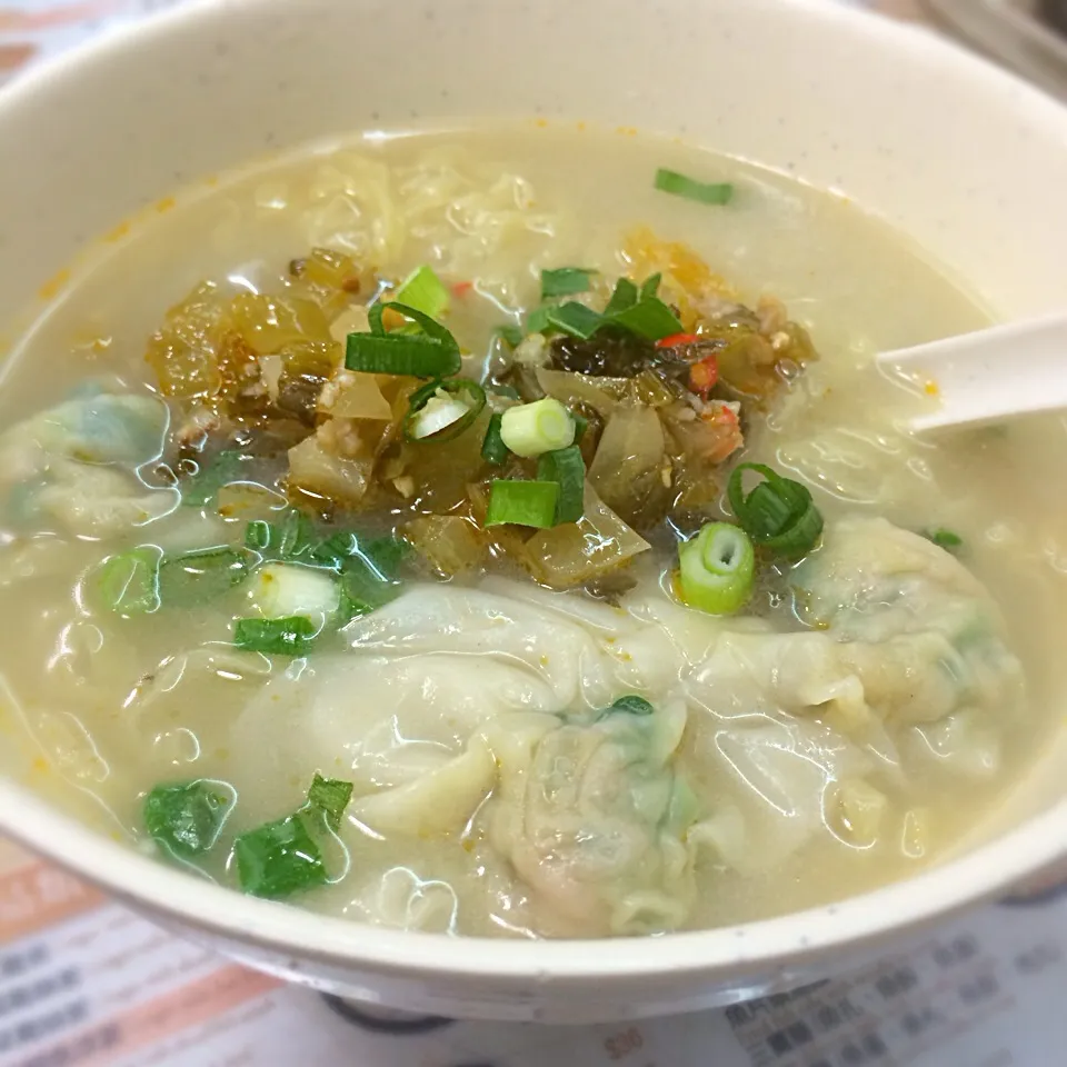 Spicy & sour soup noodles with cabbage dumplings|Junya Tanakaさん