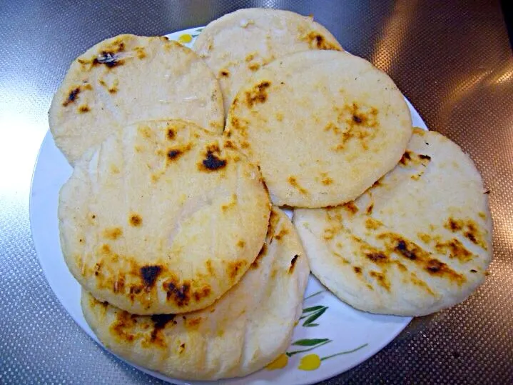 Arepas de maíz trillado o blanco|luz nellyさん