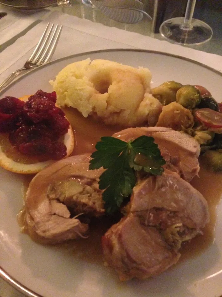 Turkey, Mashed Potatoes, Brussel Sprouts with Red Grapes and Cranberry Compote|Christine pavelkaさん