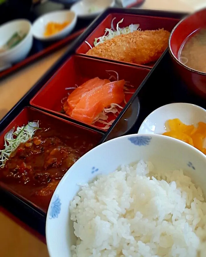 Snapdishの料理写真:日替わり定食。|平原知宏さん