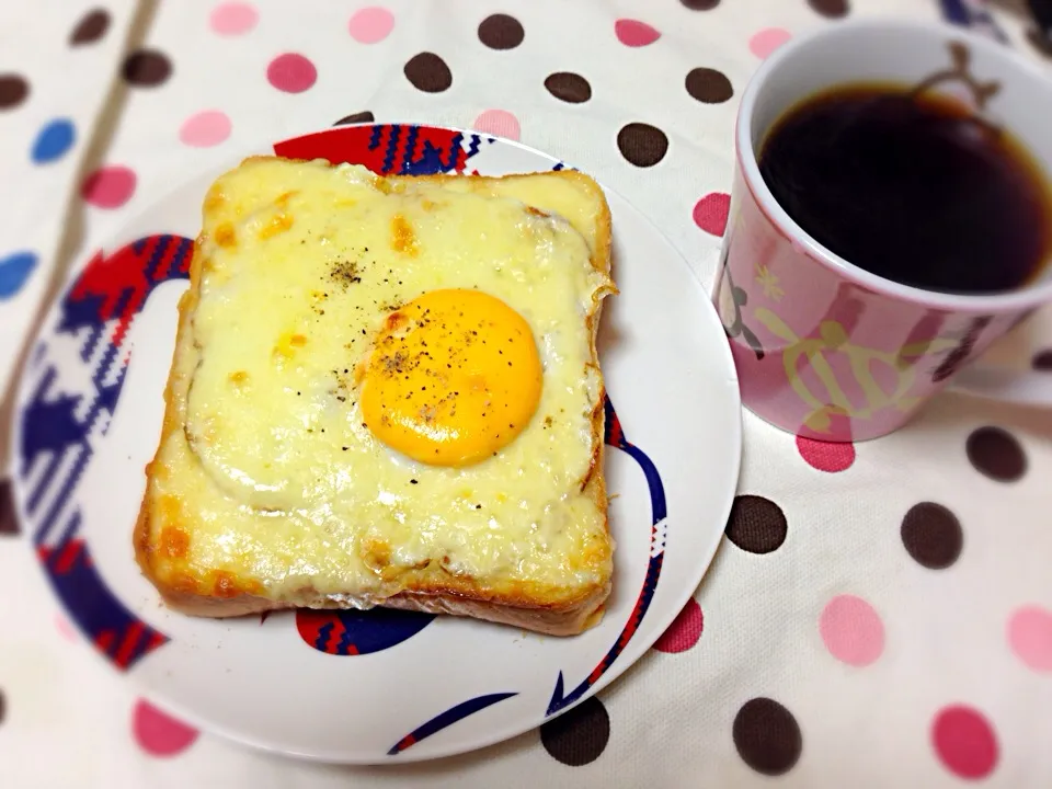 鈴木さんの料理 チーズエッグトースト|こばさん